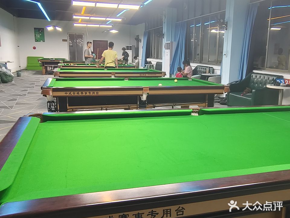 准点桌球俱乐部(龙城路店)