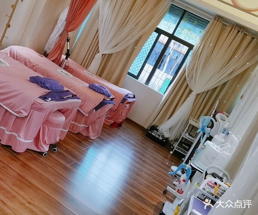 三姑娘美甲美睫美容