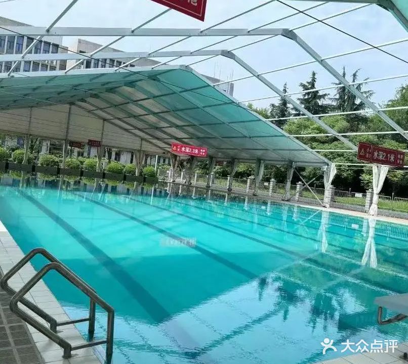 华中农业大学-游泳池