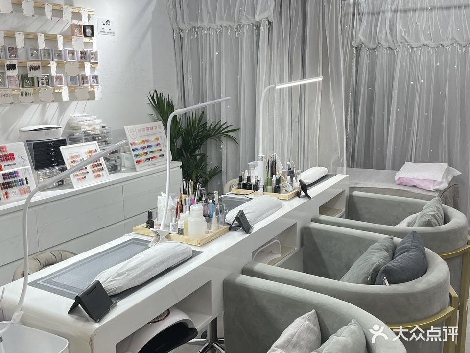 十二星座美妆工作室·美甲·美睫·纹绣·新娘妆(泊富广场店)