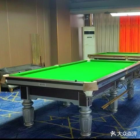 崇铭乔式台球俱乐部