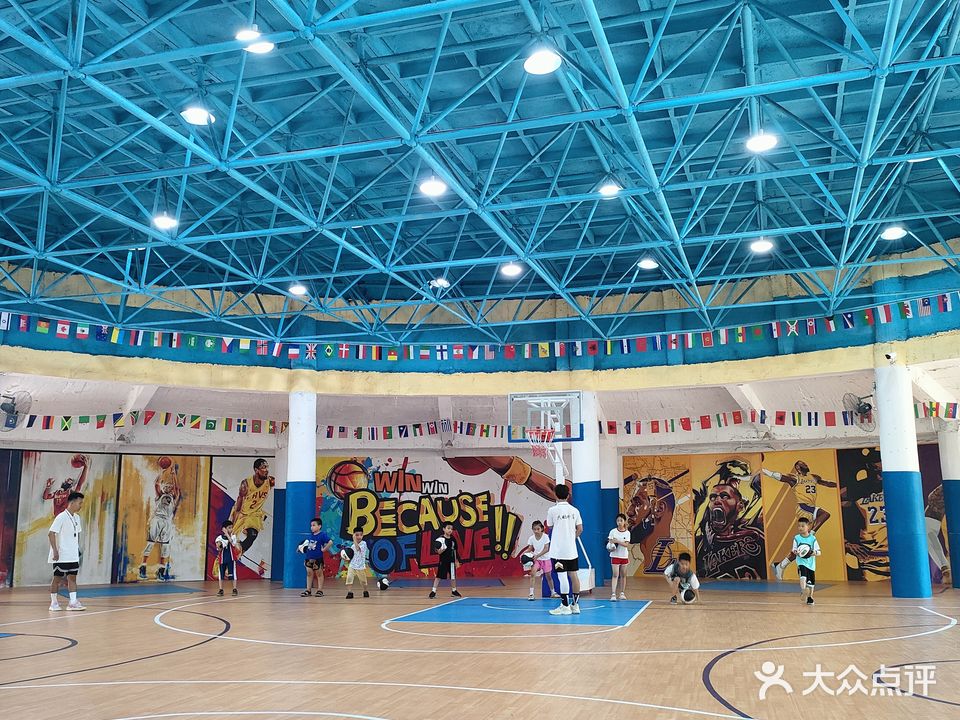 大鹏体育少儿篮球馆