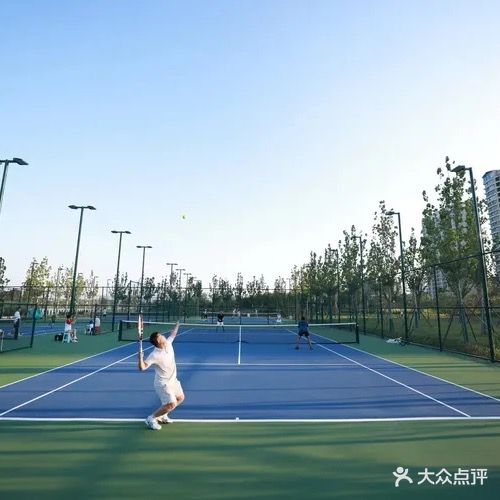 龙韵网球俱乐部