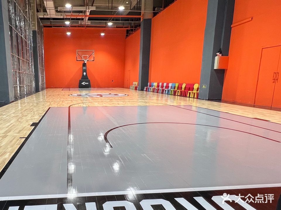 莱飞跃青少年篮球(群力乐体汇店)