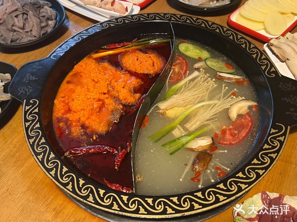 小志家·鲜牦牛肉牛杂火锅野生菌汤锅(新都桥店)