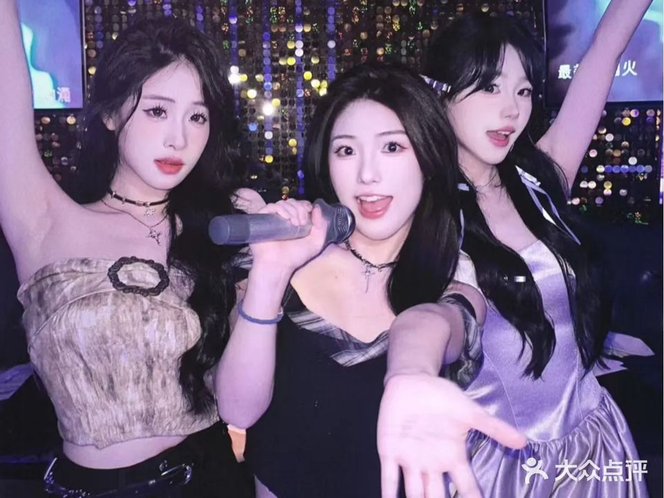 君豪汇娱乐·酒吧·KTV(雅颂庭购物中心店)