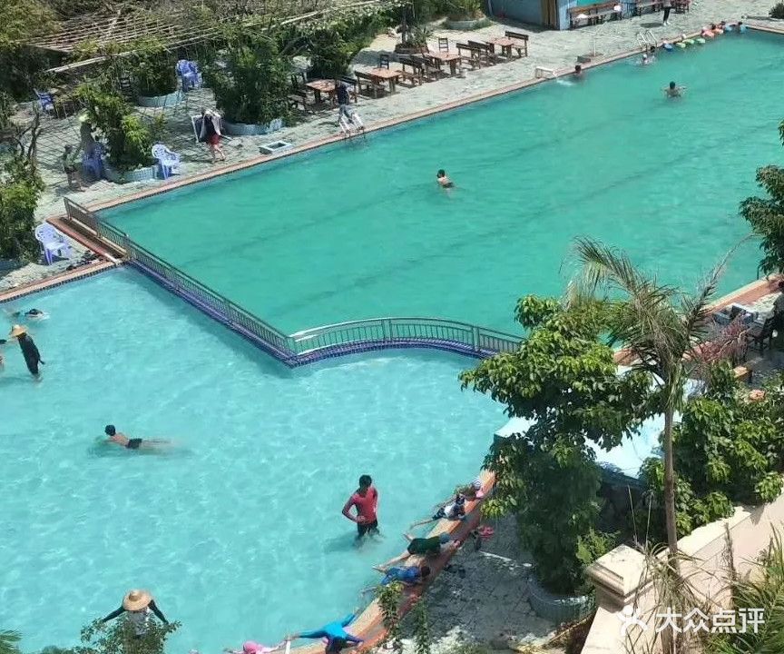 优泉游泳馆