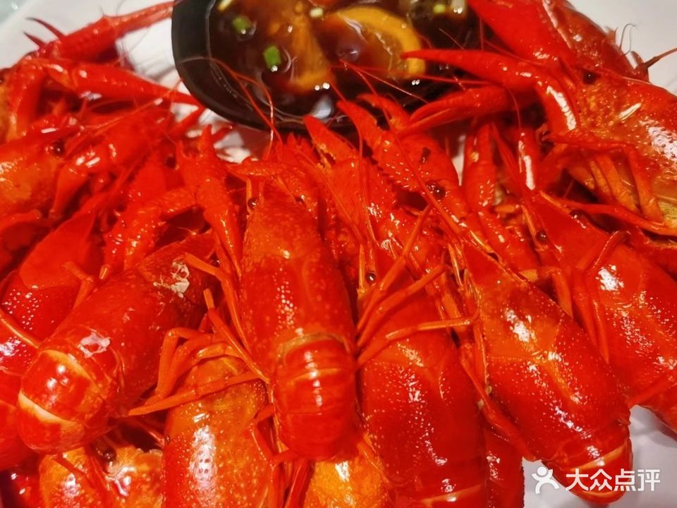 虾皇潜江龙虾(滨河路店)