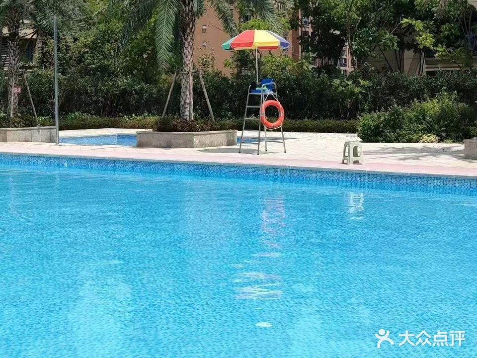 华景川·万悦城游泳池