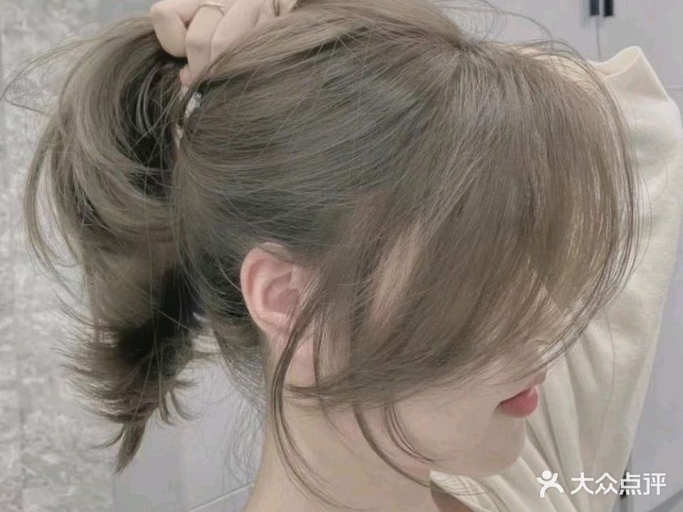 品潮发型工作室