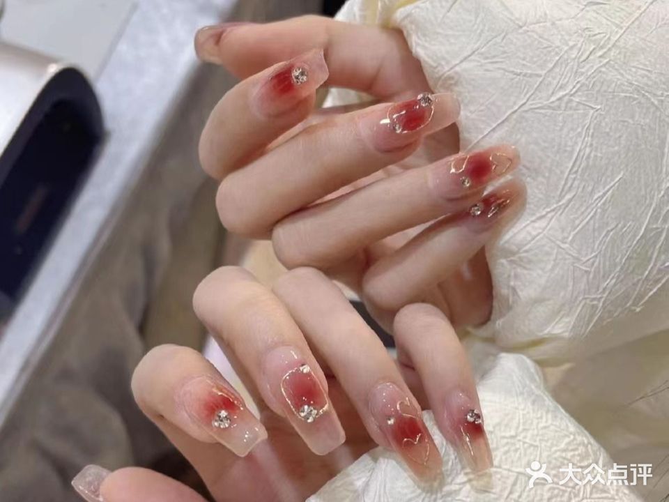 圆圆美甲美睫