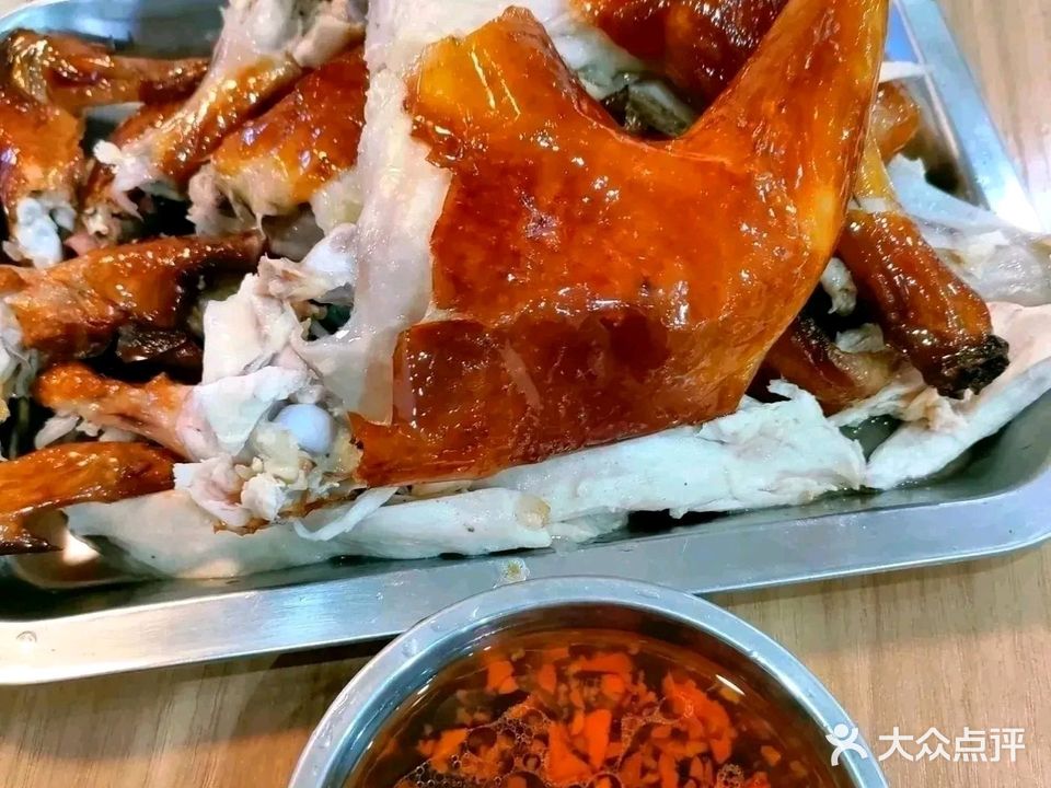 东林烧鸡·韶关酸笋鸭煲·牛排煲
