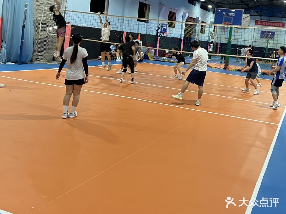 飞挺篮球馆