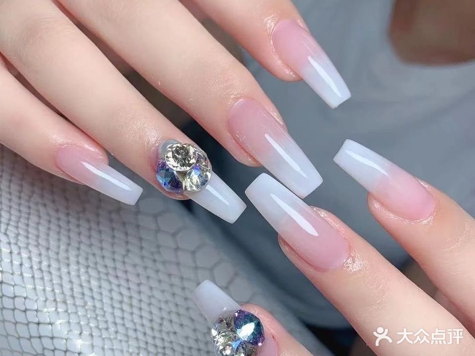 汐颜美甲美睫纹绣新娘跟妆(九甲中央公寓店)
