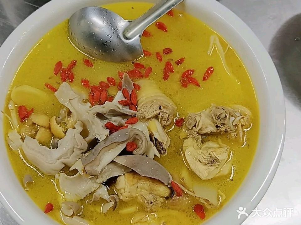 有盛猪肚鸡