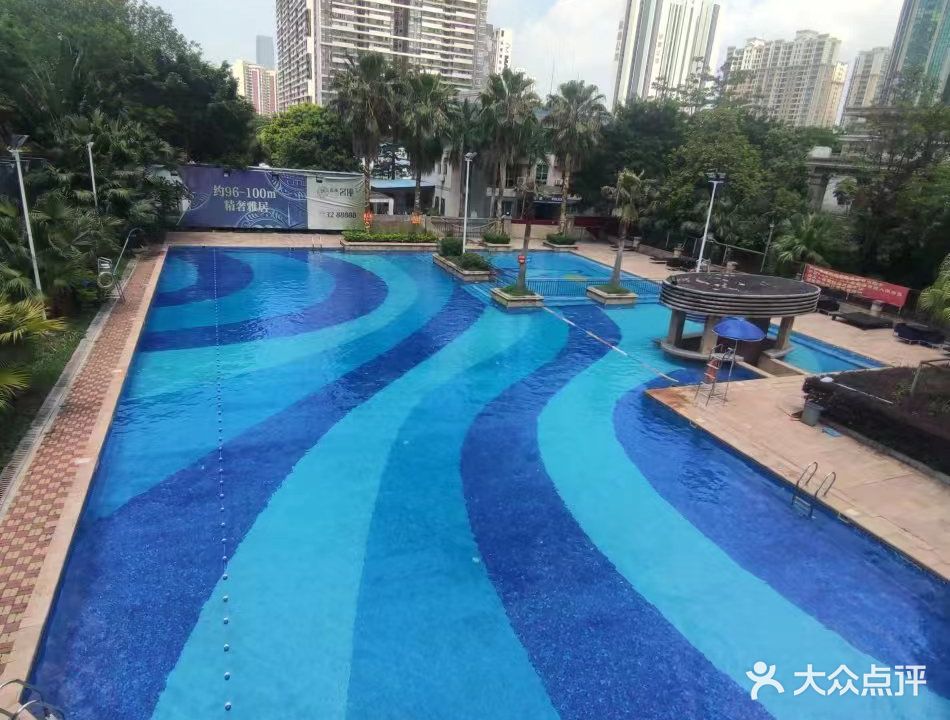 万城小区游泳池