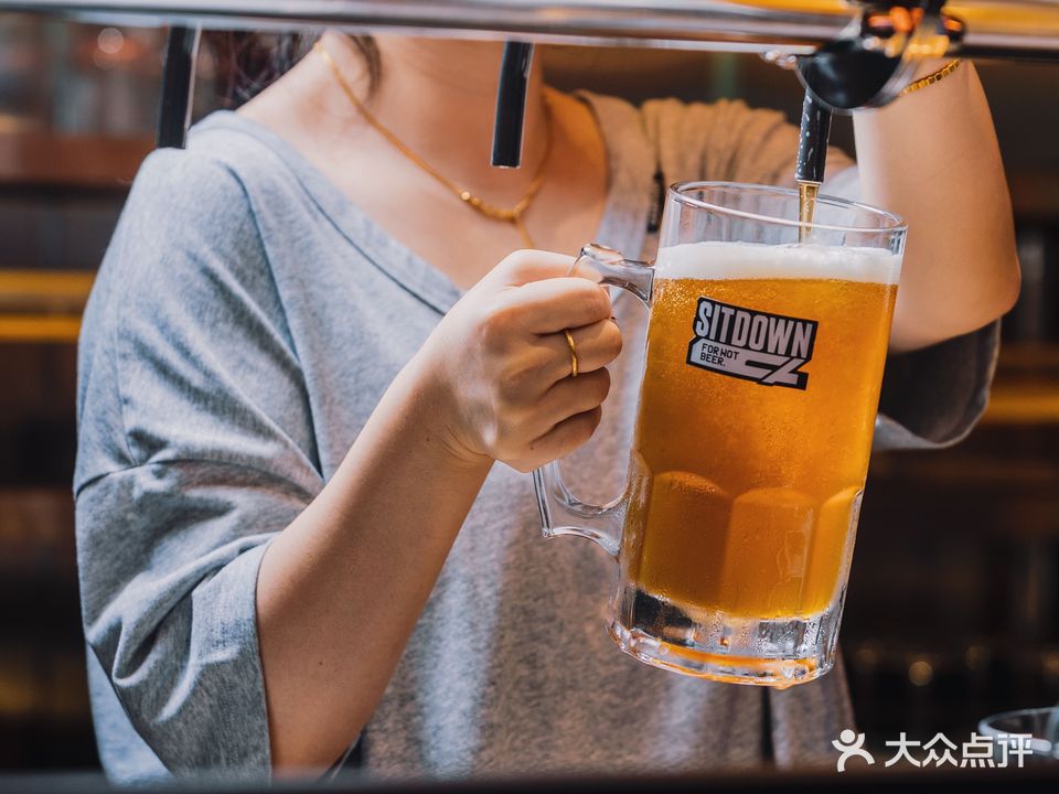 SIT DOWN&势度精酿酒馆(龙山店)