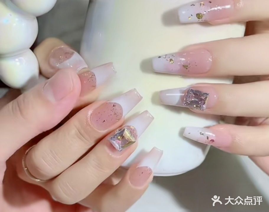 城东季霞化妆品店