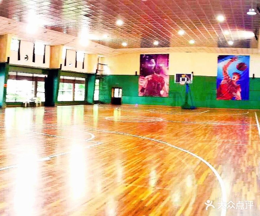 芙蓉古城室内篮球馆
