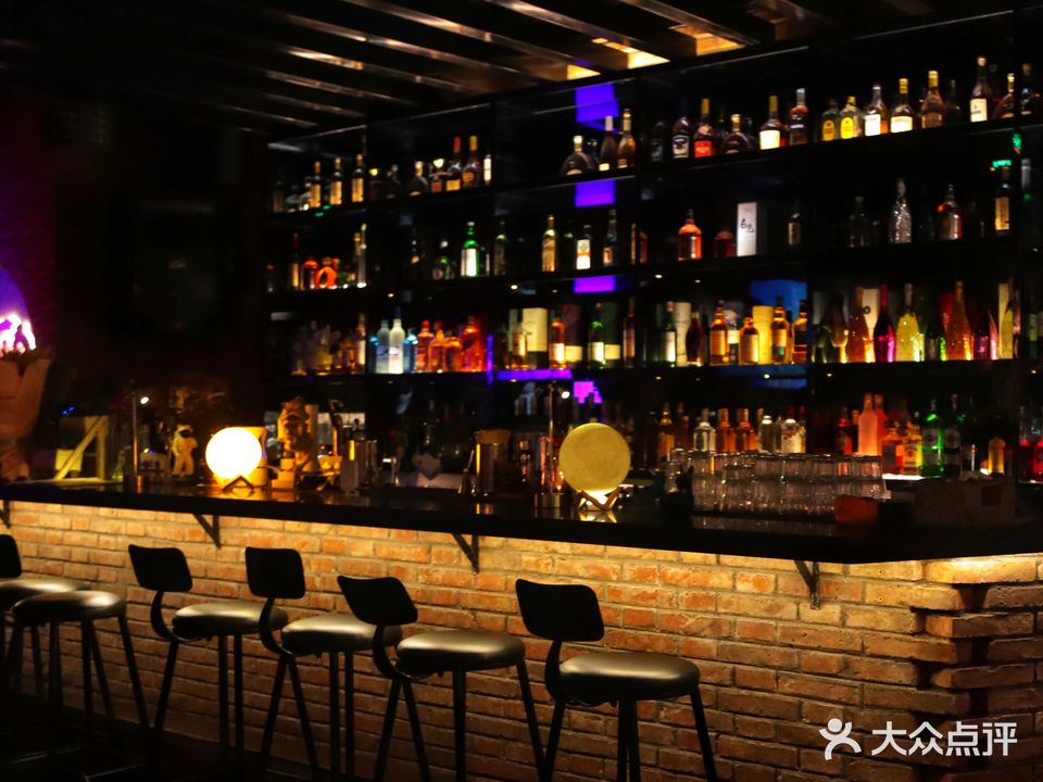 歡·BAR·小酒馆