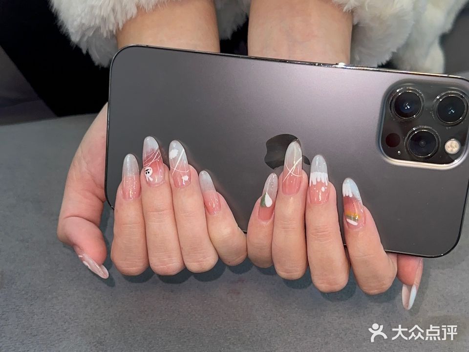 何琳美甲美容会所