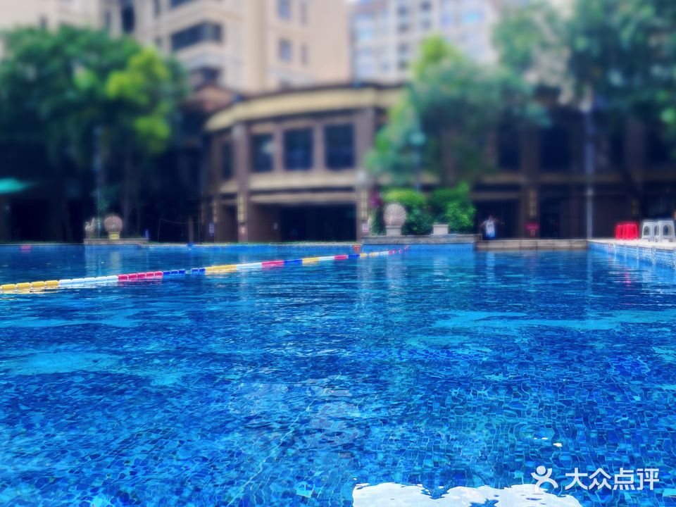 佳兆业可园游泳池
