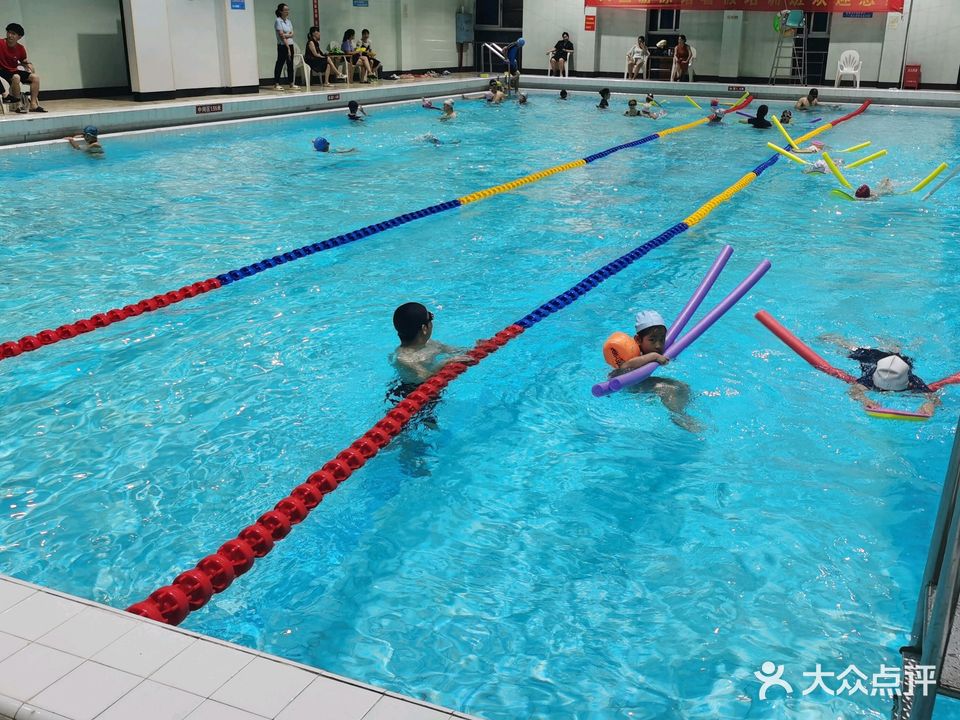 天园·恒温四季游泳馆