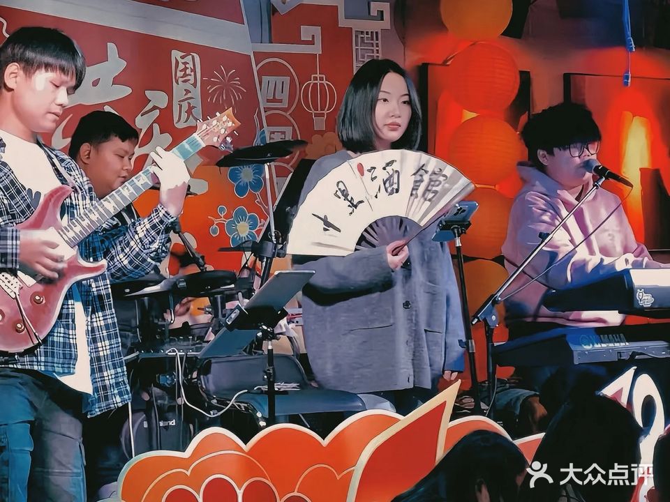 十里春风Livehouse(滨江路店)