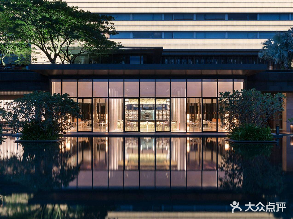 柏悦酒店-沁园牛排海鲜西餐厅