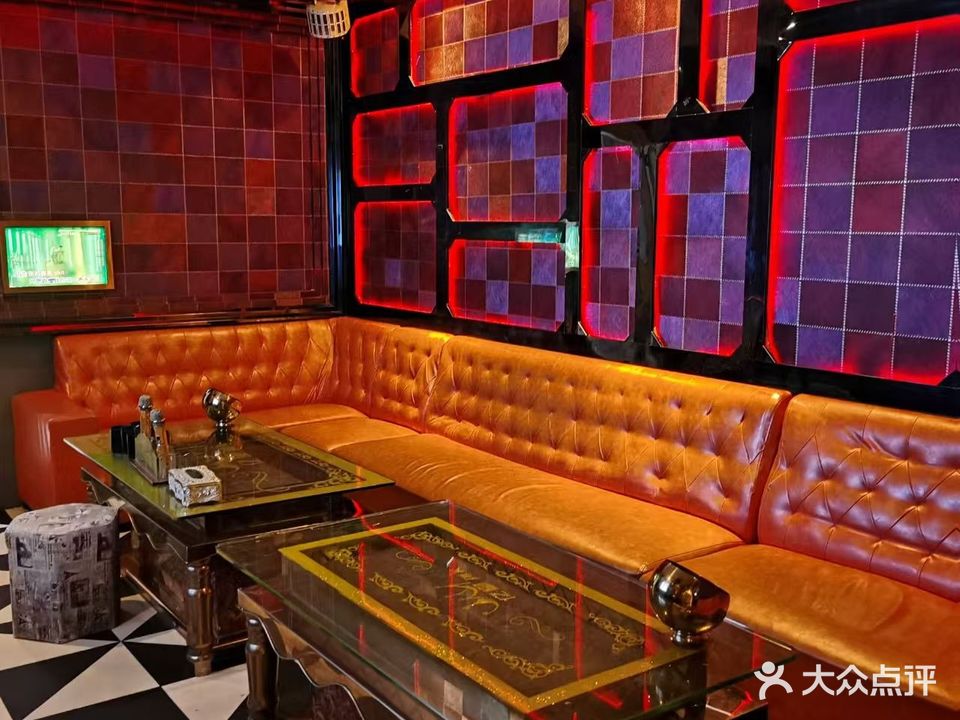 亿煌歌城(御旗路店)