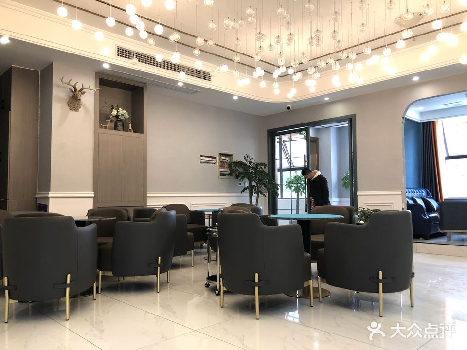 西西弗咖啡棋牌