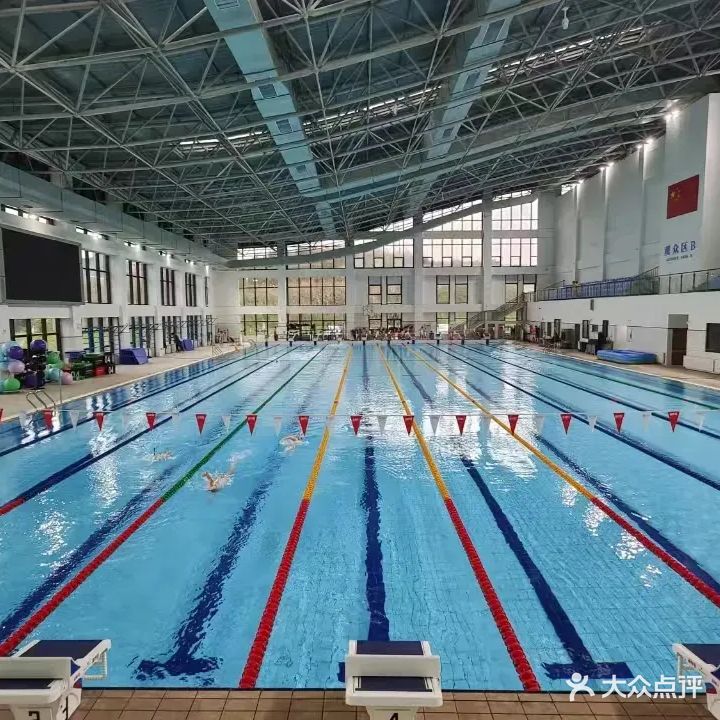 鱼人游泳俱乐部