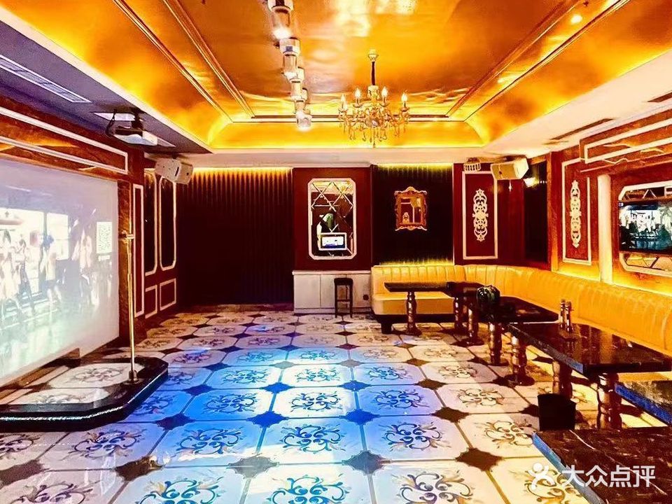 英煌娱乐KTV(渔人码头商业广场店)