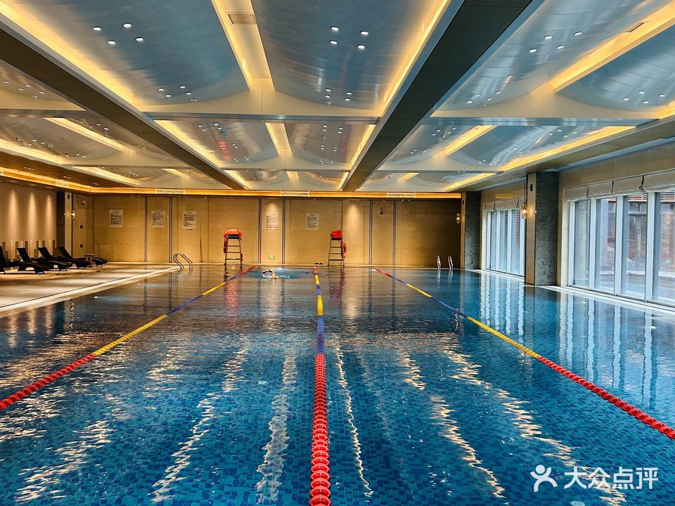 新蒲梵佳尔游泳健身