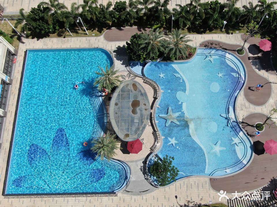揽福豪庭游泳池