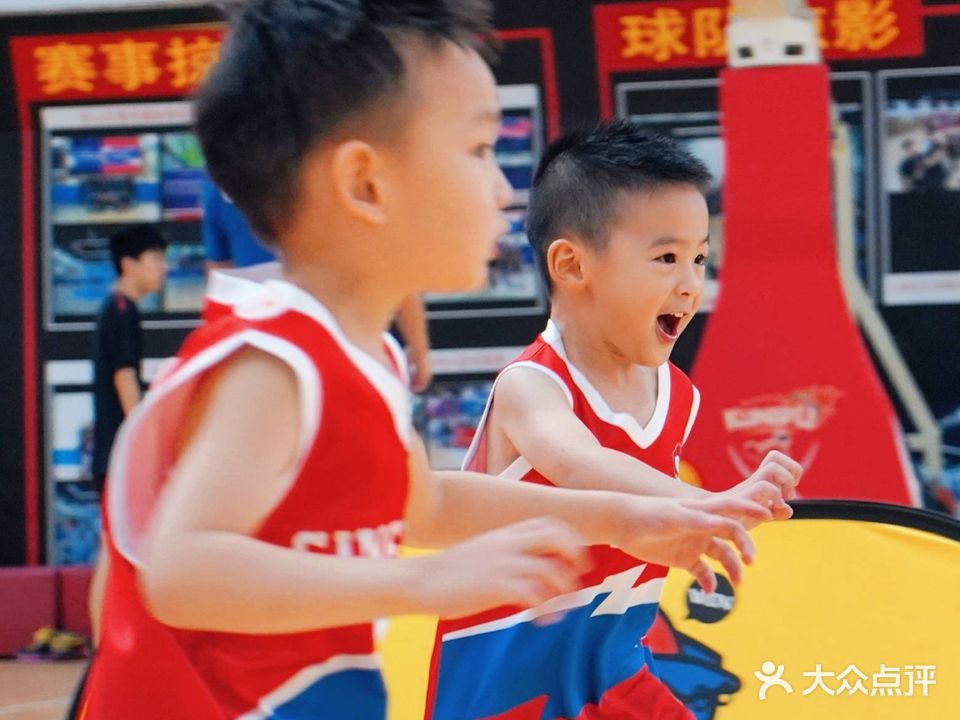 BALLKINGS博肯思篮球馆(金地商置·三邻桥店)