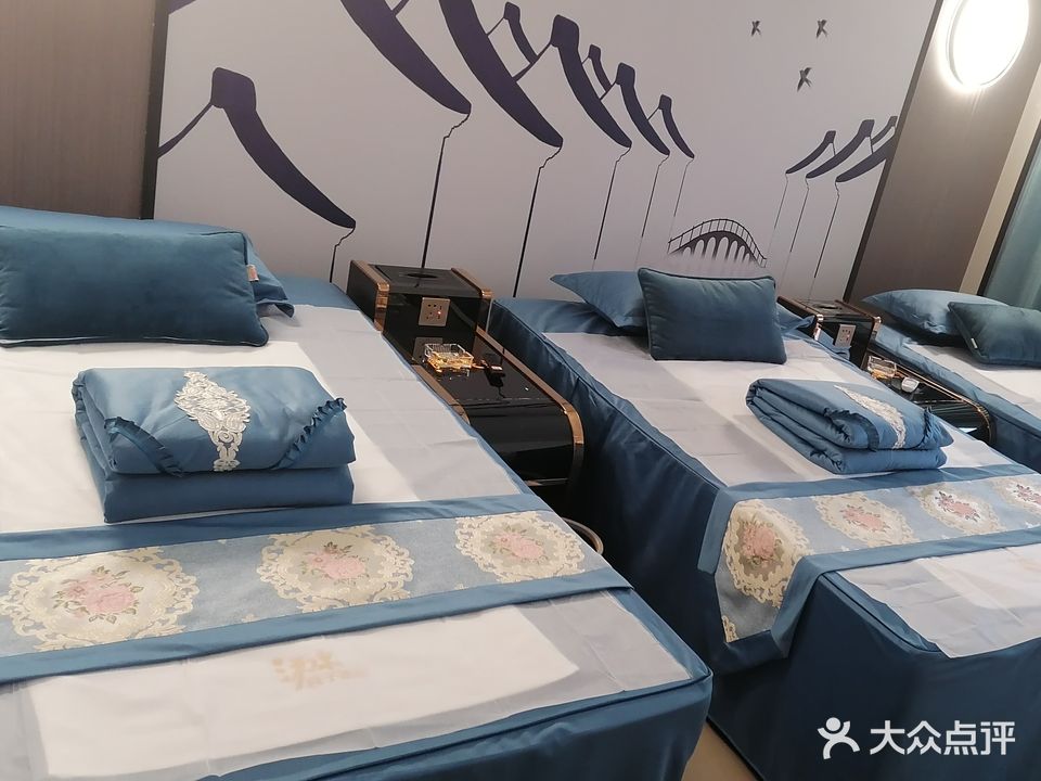 良子汤泉沐足(滨港路店)