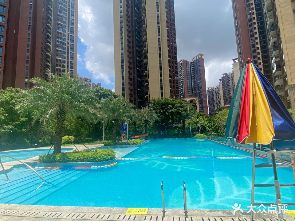 星河丹堤G区游泳池