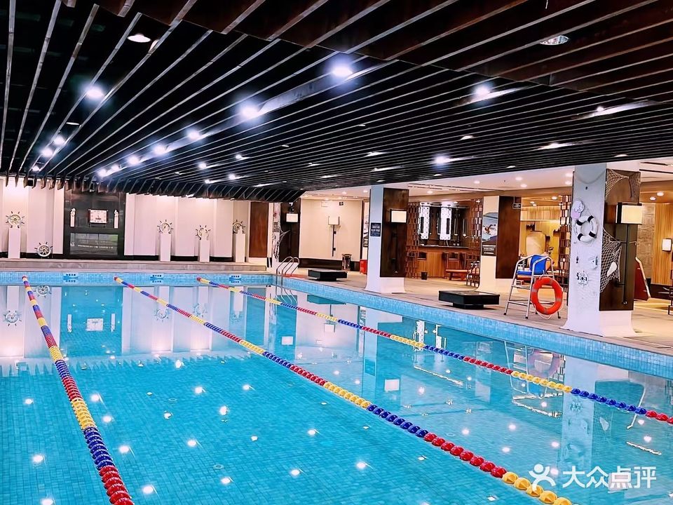 水力方华游泳中心(中天诚品店)