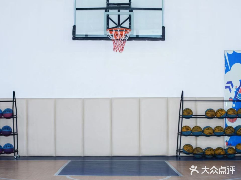灿星少儿篮球馆(金湖校区)