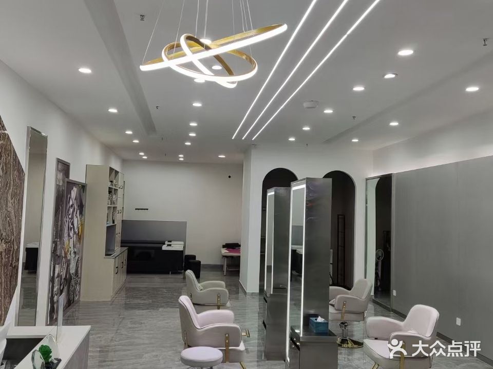 X时尚造型专业美发(东区中央铭城店)