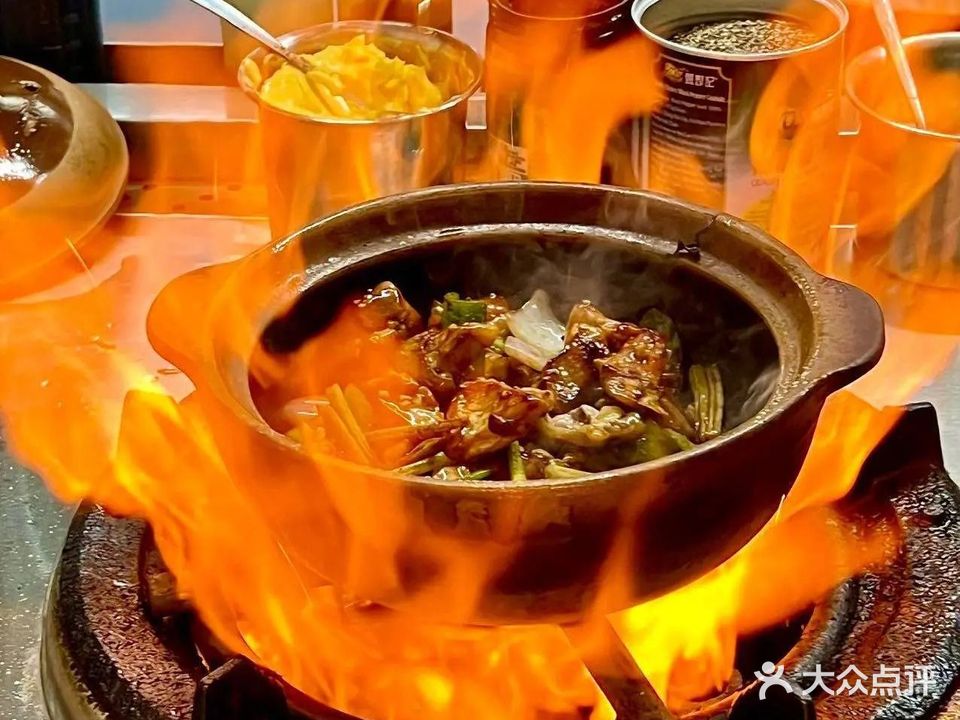 珍宝大排档·啫啫煲·海鲜烧烤·港式小炒(九鼎店)