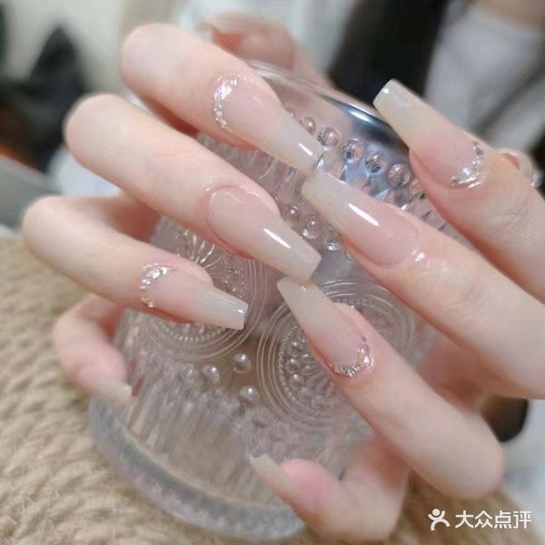 初色美甲