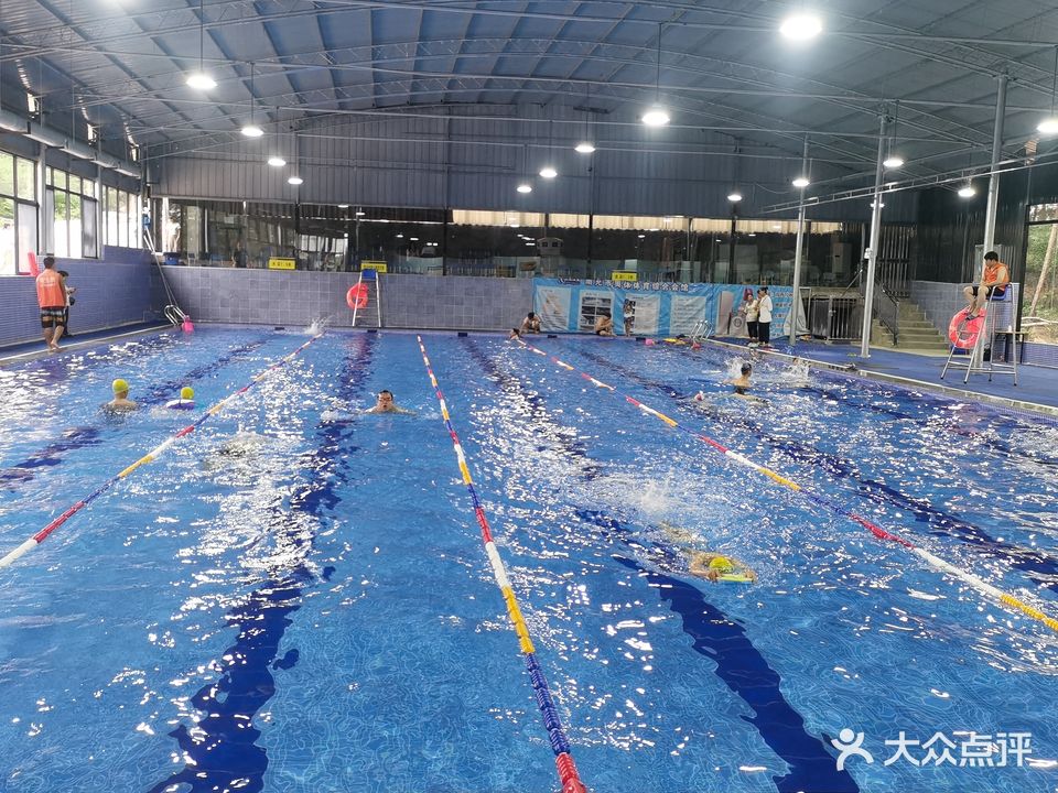 高坪奥体健身中心游泳馆