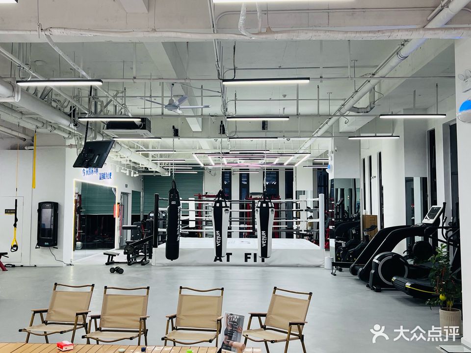 AT健身运动(昆山合盛嵘商业广场店)