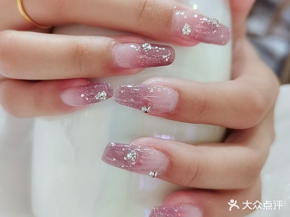七月美甲美睫(万达华府店)