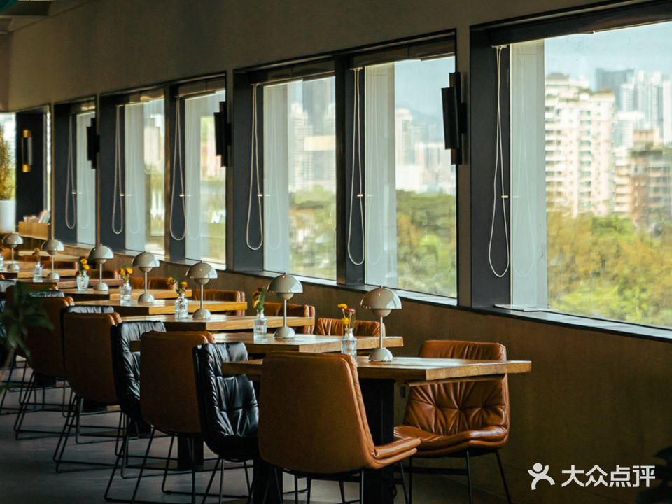 24气艺文生活空间·餐酒馆