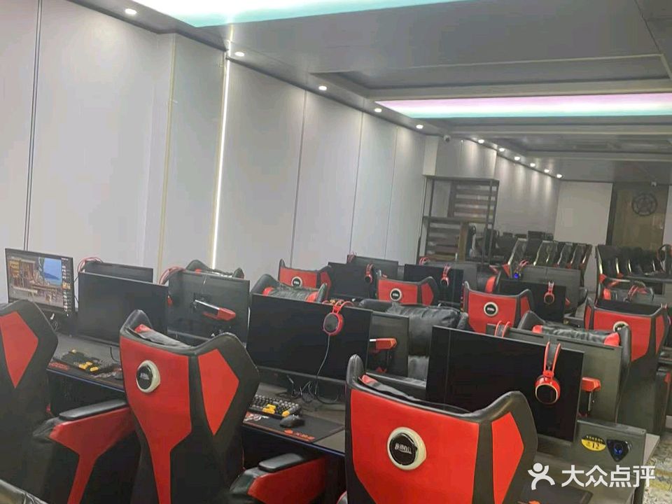 军师联盟电竞网咖(台州商城店)