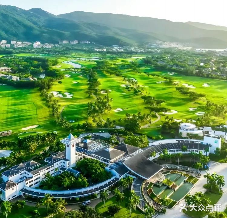 亚龙湾高尔夫球会