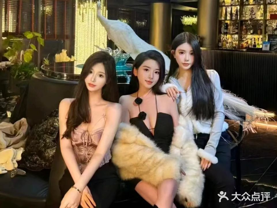 尊龙KTV(山水生活广场店)